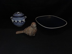 Miscellaneous lot of a bird a bowl and a ceramic bowl and lid