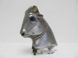 lot 29 image: Vintage 1950s EL TORO Lighted Bull Hood Ornament