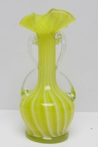 lot 70 image: Vintage Italian Hand Blown Ruffled Crest Glass Vase w Handles 