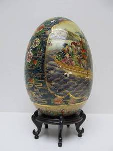 lot 73 image: Large Hand Painted Satsuma Egg wStand