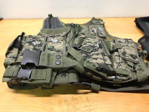 lot 101 image: 2 Unused Tactical Vests
