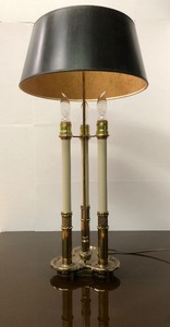 lot 107 image: Quality Classic Vintage Brass Table Lamp #2