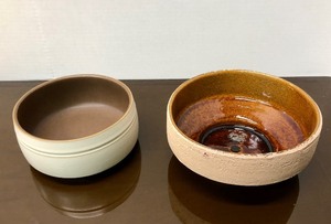 lot 113 image: 2 Mid Century Serving Bowls Including Denby