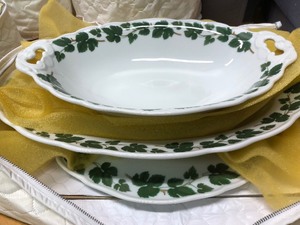 lot 128 image: Large Lot of Hutschenreuther Germany Dishware