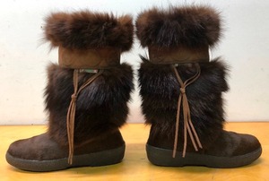 lot 131 image: Like-New or New Ladies PAJAR Fur Boots 