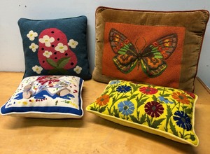 lot 132 image: Lot of 4 Very Nice Embroidered Throw Pillows