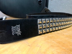 lot 178 image: Nice Epiphone Special Model Electric Guitar - Black wFender Frontman Amp (AS IS)