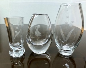 lot 249 image: 3 Signed Vintage Sweden Kosta Boda Crystal Vases