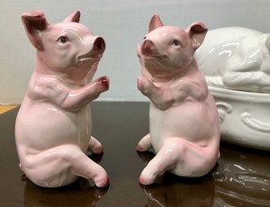 lot 253 image: Lot of Assorted Pig Figurines etc