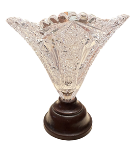 lot 74 image: Beautiful Brilliant Cut Crystal Pedestal Bowl  Vase