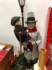 lot 324 image: Lot of Larger Size Christmas Electronic Display Figures & Many Boxed Ornaments