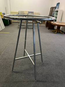 Adjustable Height Round Clothing Rack
