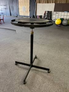 Adjustable Height Round Clothing Rack
