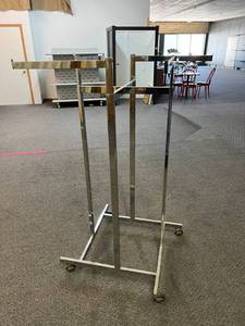 Adjustable Clothing Rack