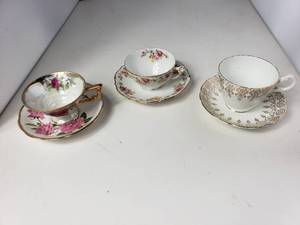 lot 33 image: Tea Cups and Saucers