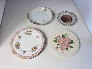 lot 55 image: Lot of Decorative Plates