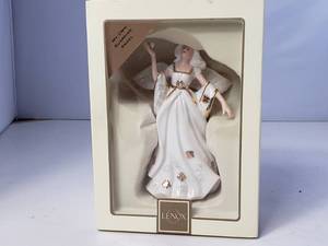 lot 71 image: Lenox Guardian Angel