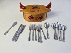 lot 76 image: Norge Container and Small Silverware Made of Light Metal