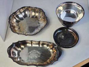 lot 87 image: Silver Plate Plater and Bowls