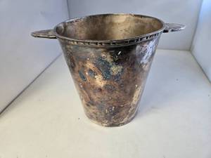 lot 89 image: Martinez Waring & Gillow Silver Plate Wine or Champagne Chiller