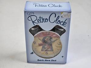 lot 124 image: 50s Styled Retro Clock