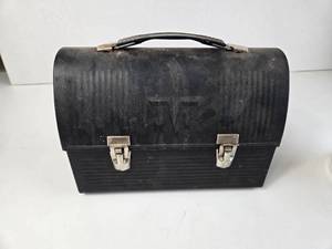 lot 158 image: Vintage Lunch Box and Thermos