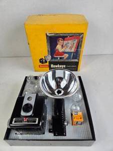 lot 172 image: Brownie Hawkeye Flash Outfit