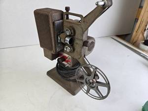 lot 176 image: Kodacope Eight 71A Projector