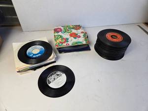 lot 242 image: Lot of 45s - The Tokens, Edison Lighthouse, Petula Clark and More