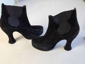 lot 247 image: Womens High Heel Ankle Boots by Peter Fox Size 7 12B