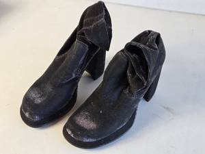 lot 253 image: Womens 9&Co. High Heel Boot Style Shoes Size 7 M