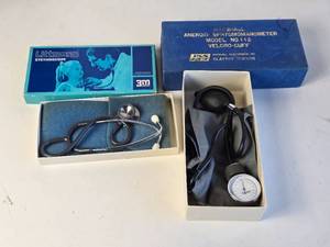 lot 264 image: Stethoscope and Blood Pressure Gauge