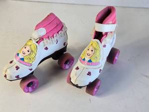 lot 266 image: Barbie Roller Skates Childrens Size 2