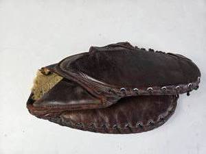 lot 286 image: Vintage Spalding Baseball Glove