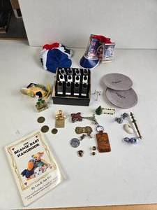 lot 298 image: Beanie Babies Book, Tiffanys Coaster Things and More