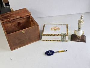 lot 302 image: Wood Box, Cigar Box, Don and Dees Coin Pouch, Pioneer Hybrid Corn Pencil
