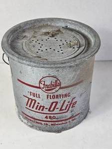 lot 331 image: Frabills Full Floating Min-O-Life 480 Minnow Bucket