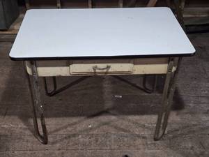 lot 338 image: Enamelware Table with Drawer