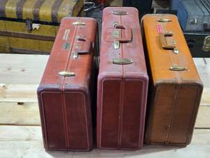 lot 348 image: 3 Pieces of Vintage Samsonite Luggage