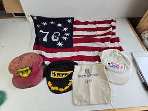 lot 394 image: 76 Flag, Vintage Hats