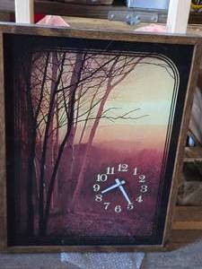 lot 396 image: Shadow Box Style Clock