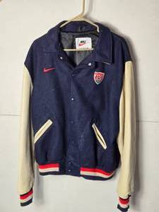 lot 400 image: Nike USA Lettermans Style Jacket Size M