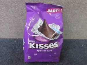 32.1 oz Hersheys Special Dark Kiss...