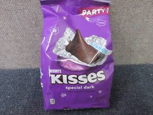 32.1 oz Hersheys Special Dark Kiss...