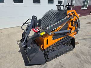 lot 2 image: Landherd Mini Track Loader Single Head Light