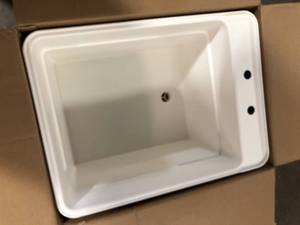MUSTEE 18 in. x 24 in. Plastic Utilatub Single Laundry Tub in White Customer Returns See Pictures
