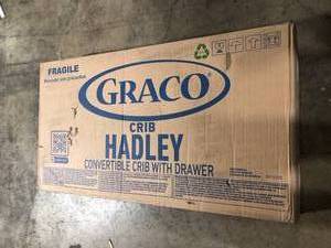 Graco Hadley 4-in-1 Black Convertible Crib with Drawer Customer Returns See Pictures