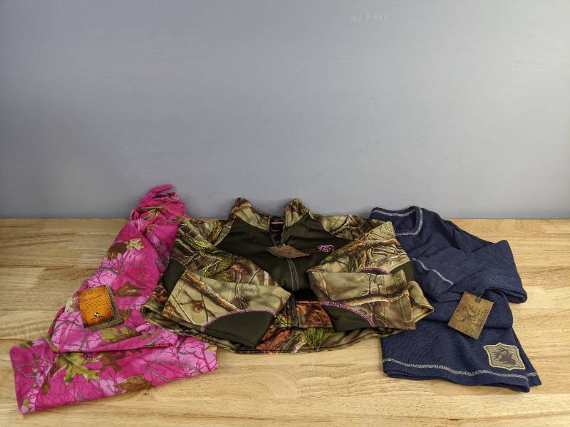 lot 81A image: Flora Nikrooz Long Sleeve Notch Collar 2-Piece PJ Set - Size Small (4-6) X