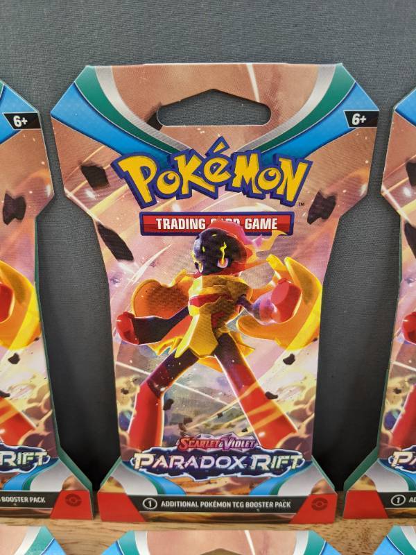 lot 44 image: 6 Brand New Pokemon Scarlet & Violet Paradox Rift Sleeved Boosters O