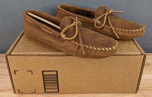 lot 67E image: Minnetonka Moccasins Mens Size 9 N